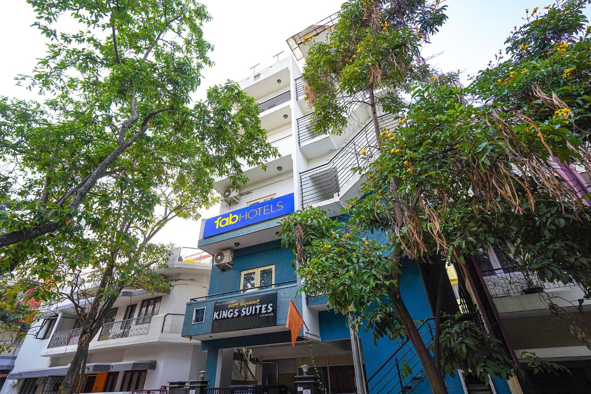 โอโย 74308 คิง สวีท Hotel บังกาลอร์ ภายนอก รูปภาพ